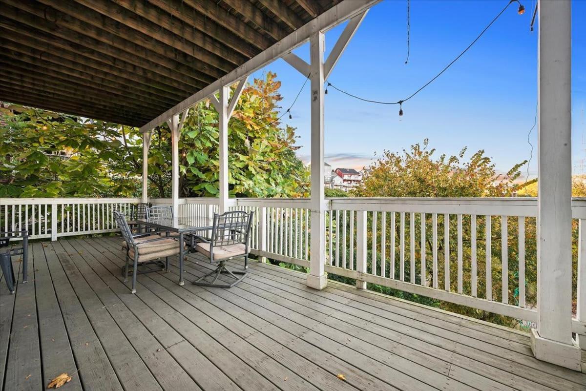 Holiday home A Million Dollar View And Off Street Parking