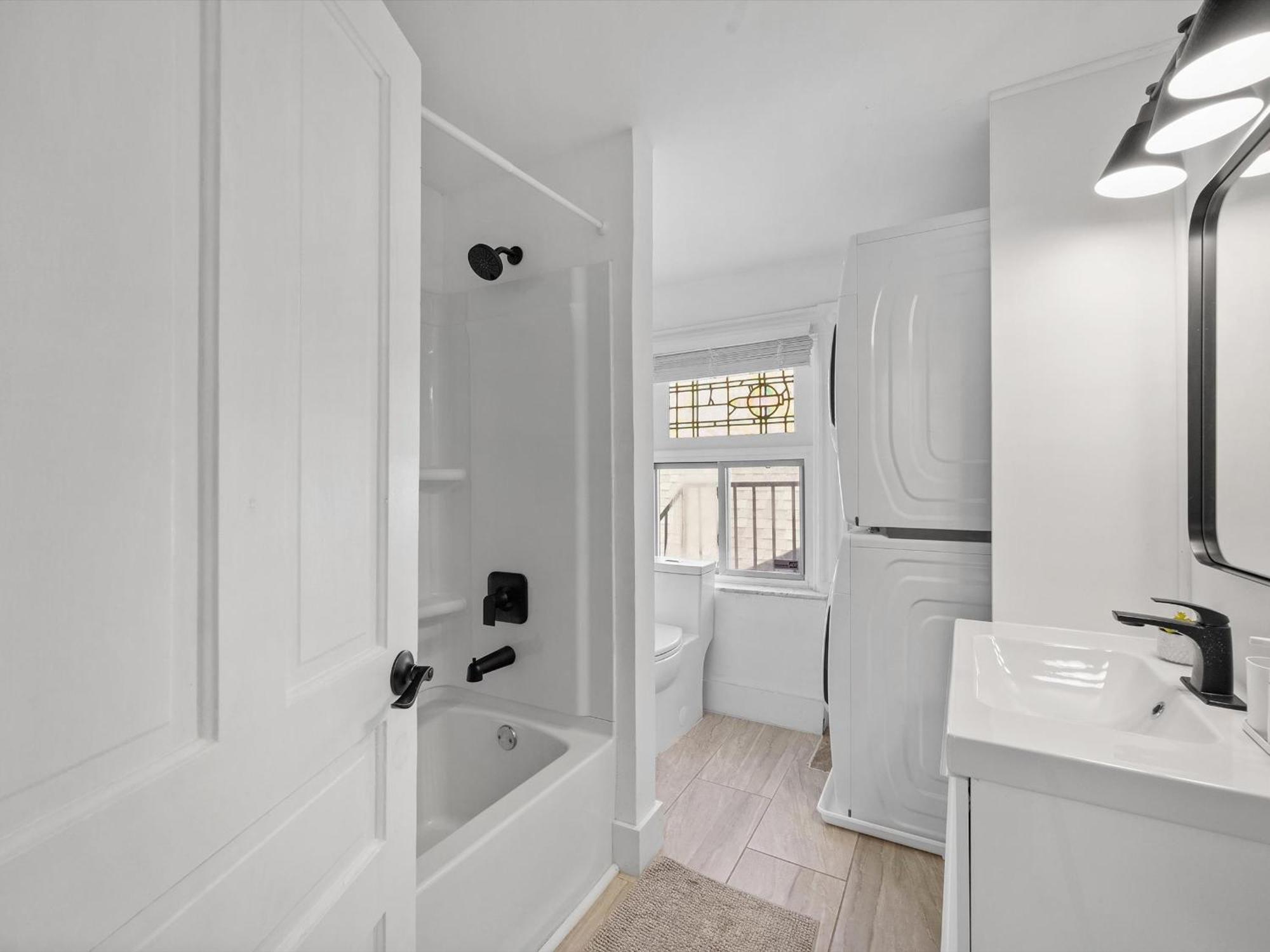 Apartment Shadyside, Pittsburgh, Modern And Stylish 1 Bedroom Unit5 With Free Parking Pittsburgh