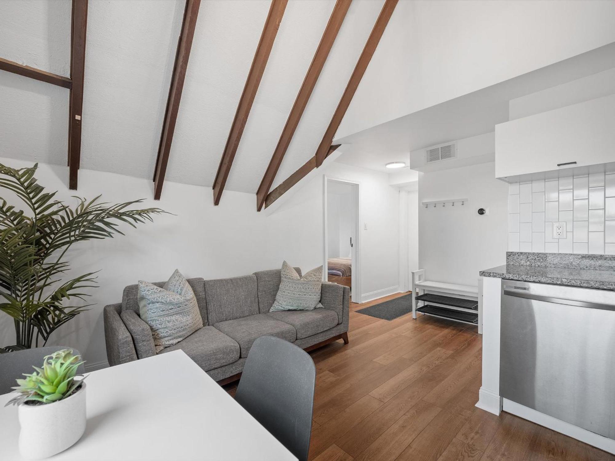 Apartment Shadyside, Pittsburgh, Modern And Stylish 1 Bedroom Unit5 With Free Parking