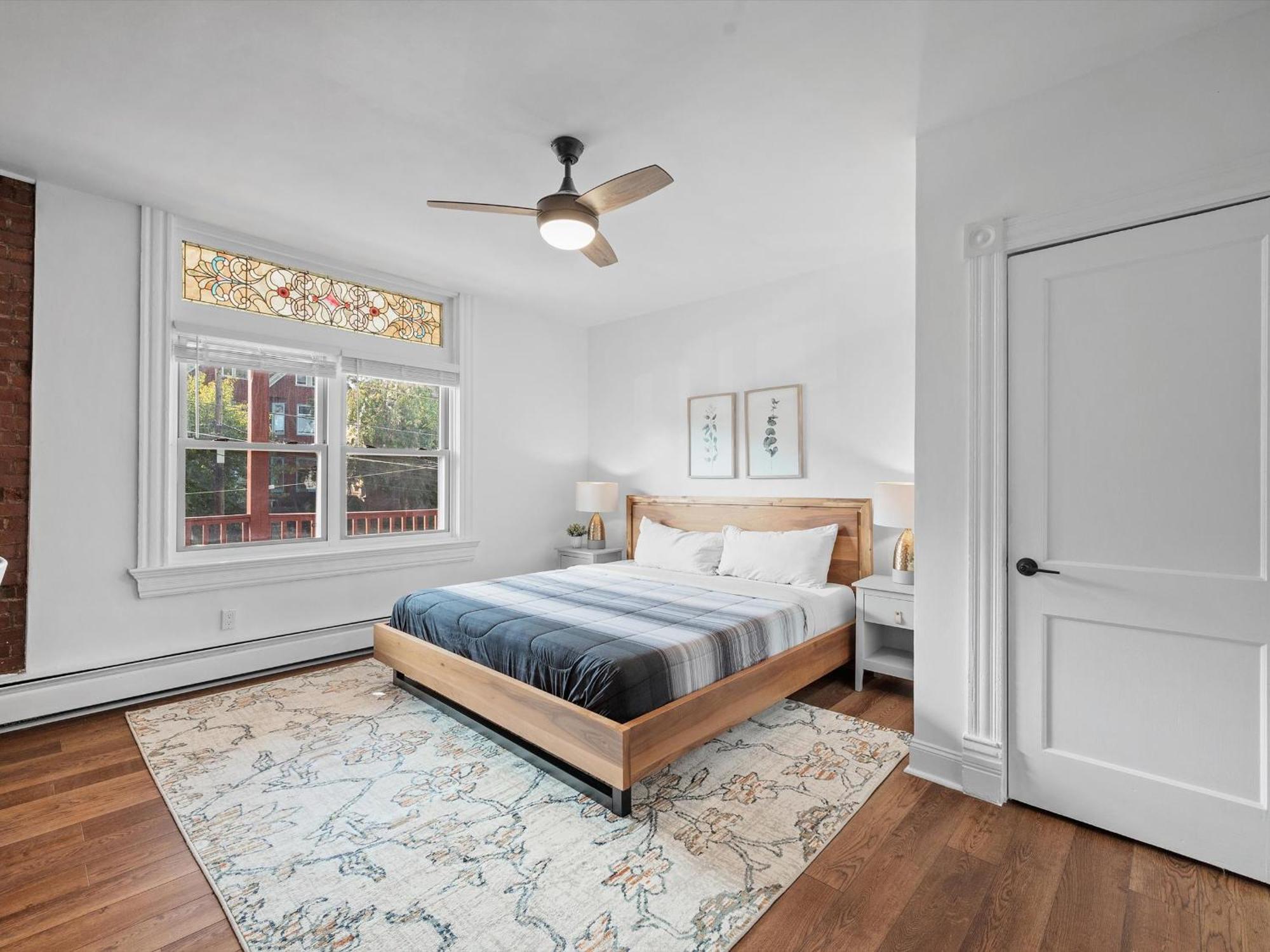 Apartment Shadyside, Pittsburgh, Modern And Accessible 2 Bedroom Unit2 With Free Parking Pittsburgh