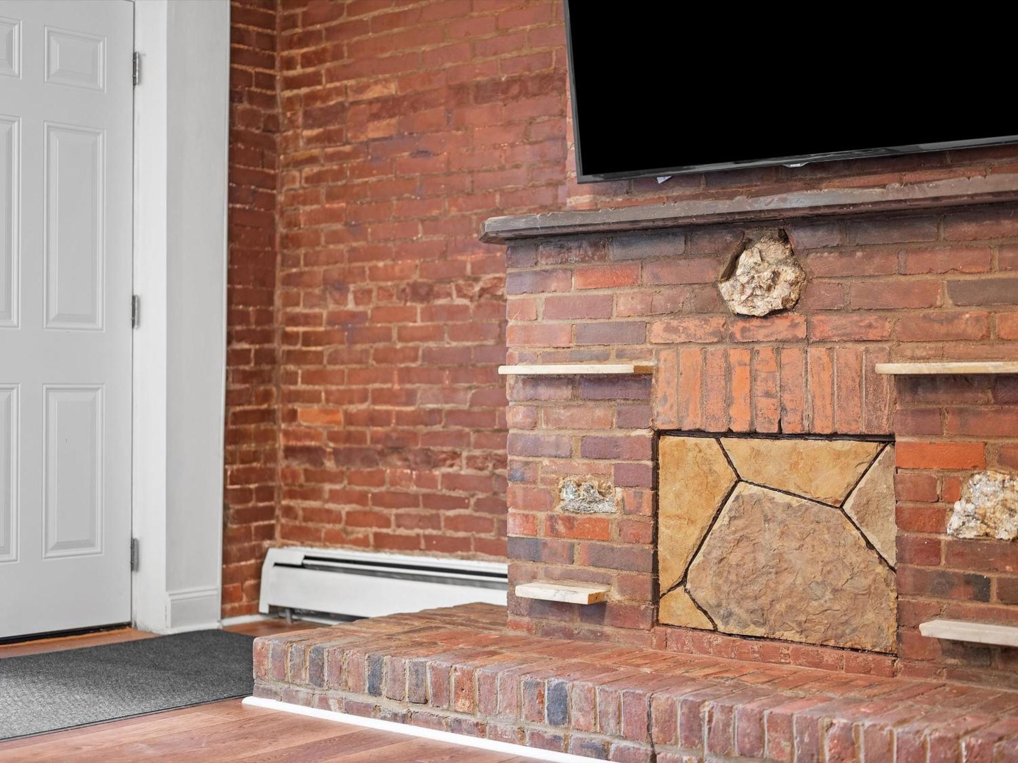 Apartment Shadyside, Pittsburgh, Modern And Accessible 2 Bedroom Unit2 With Free Parking Pittsburgh