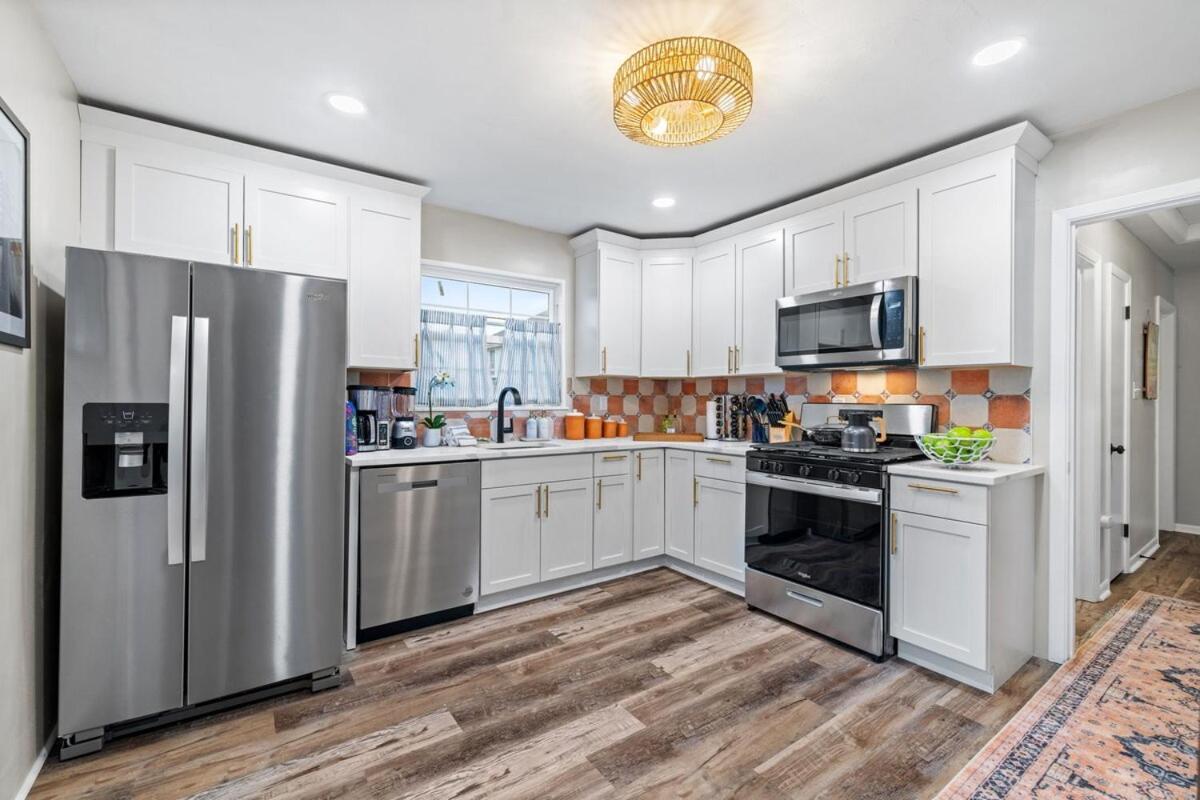 Holiday home Island Gem-riverfront, Near Rmu Sportscenter-4 Br *