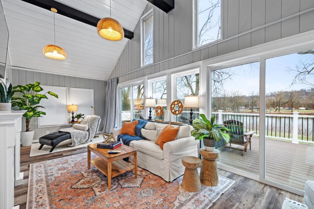 Island Gem-riverfront, Near Rmu Sportscenter-4 Br *