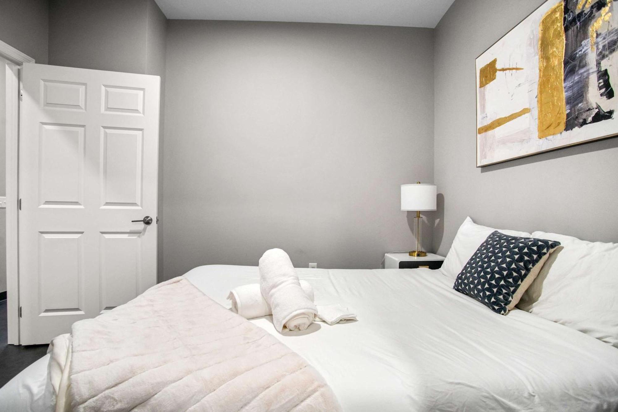 Cozysuites Modern 1br In Downtown Pitts 9 Apartment Pittsburgh