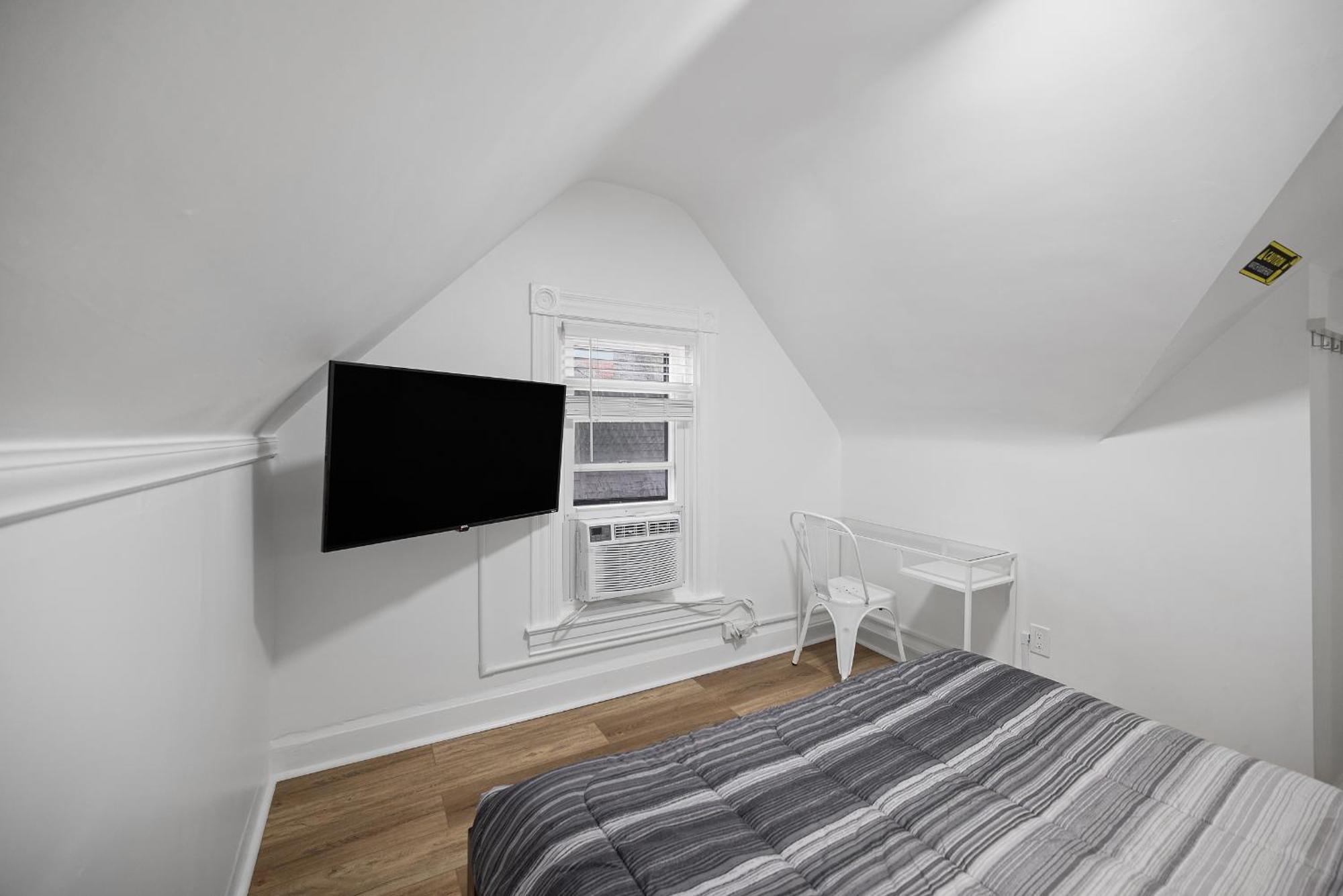 Shadyside, !h Modern And Bright Private Bedroom With Shared Bathroom Homestay Pittsburgh