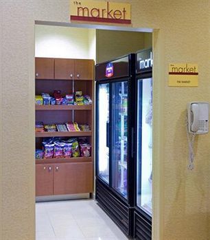 Springhill By Marriott North Shore Hotel 3*