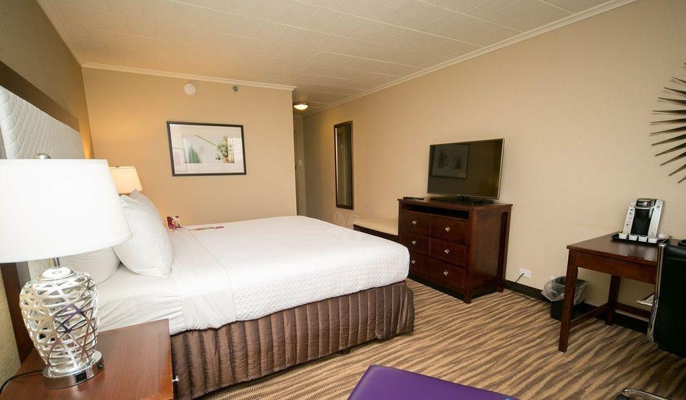 Plaza Hotel 3*