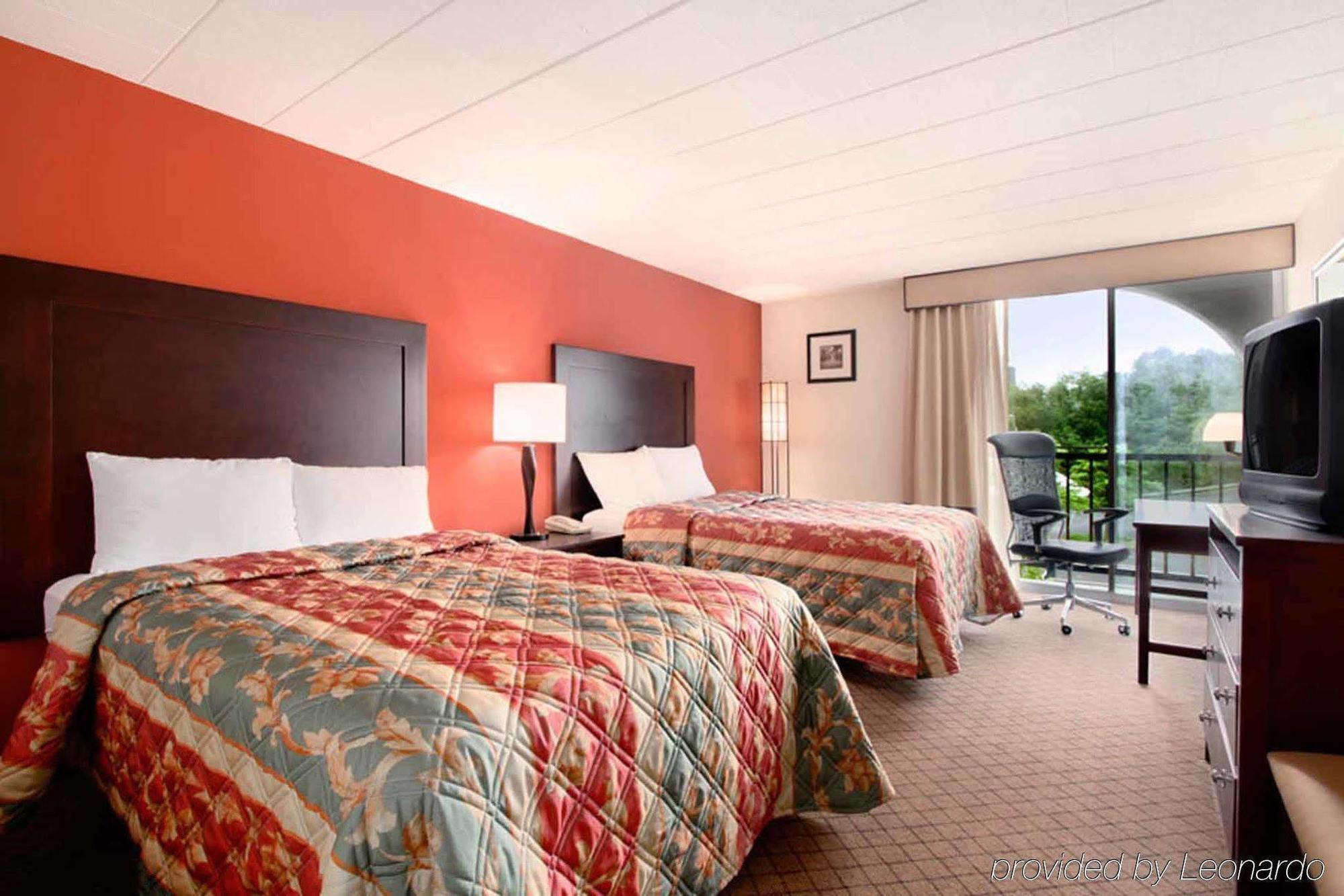Plaza Hotel 3*