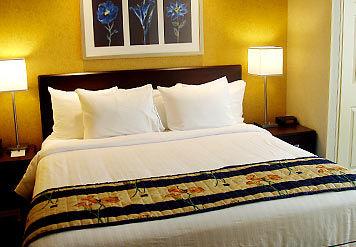 Springhill By Marriott North Shore Hotel 3*