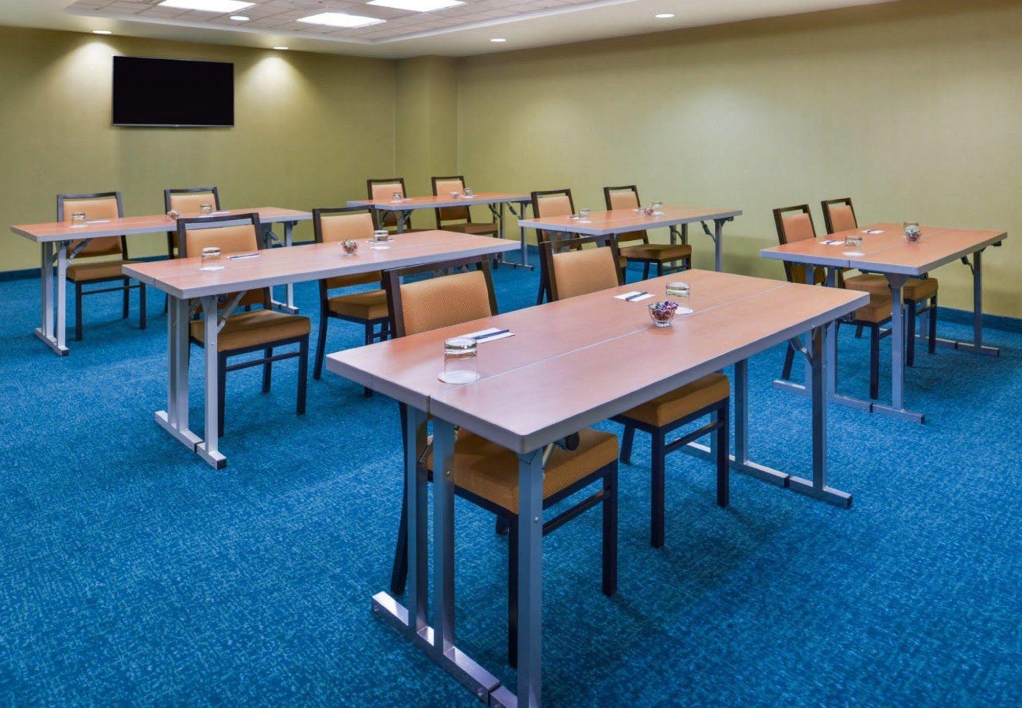 Springhill By Marriott North Shore 3*