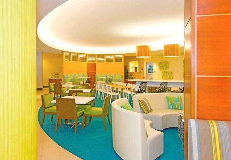 Springhill By Marriott North Shore Hotel 3*
