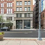 Frontdesk 209 9Th St Apts Cultural Dist Pittsburgh
