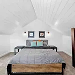Hip And Bright Lawerenceville 2 Bed Easy Parking