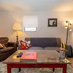 Cozy & Comfy Cottage In The City - W Parking