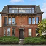 Hostwise Stays - The Grandview - Great City Views - Brand New Remodel