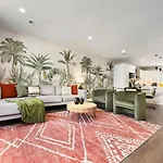 The Charlotte - Rooftop Patio, King Bed, Garage Parking, Prime Location