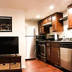 1 Bed Apt - Amazing Location 1 Block To Carson St