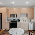 Cozysuites Roomy 1Br, Lawrenceville