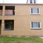 North Side Bungalow - Sleeps 8!