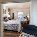 Stylish Apt - 2 Queen Bed - Easy Hospital Access