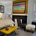 Elegant Private Room In Oakland, Pittsburgh.