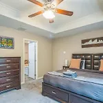 Modern 3-Bed Home With Game Room And Deck