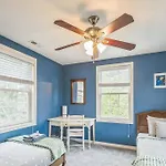 Modern 3-Bed Home With Game Room And Deck