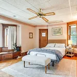 Spacious Pittsburgh Rental Walk To Frick Park!