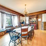 Spacious Pittsburgh Rental Walk To Frick Park!