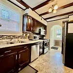 Spacious 3Br Home With Movie Theater