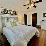 Spacious 3Br Home With Movie Theater