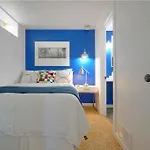 City Cottage With Yard, Sleeps 8