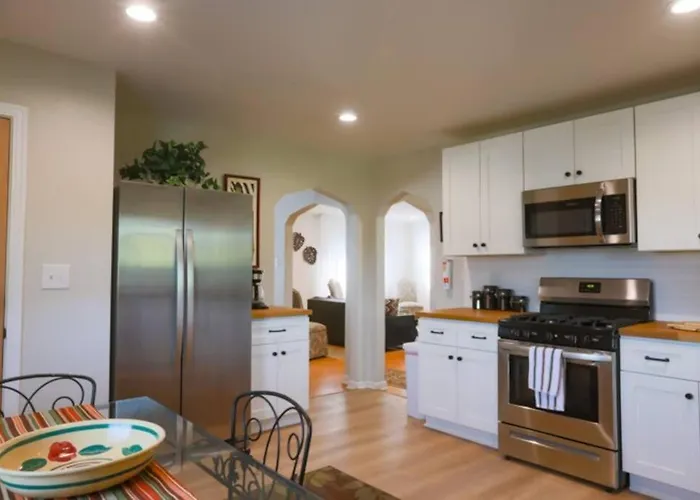 Close To City * Charming Central Xl Cape Cod * Airport