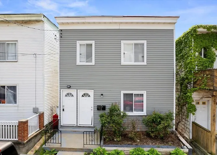 Great Two Bedroom W Off Street Parking To Explore The City Close To Downtown Airport Ballparks