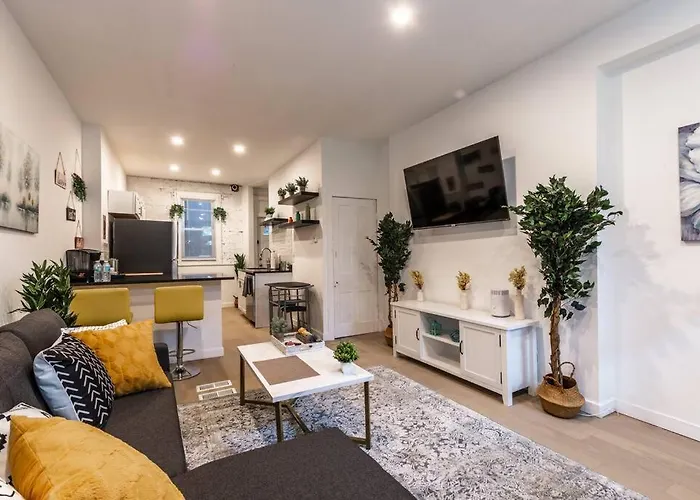 Carey Chateau - Bright And Cozy 3Br Home