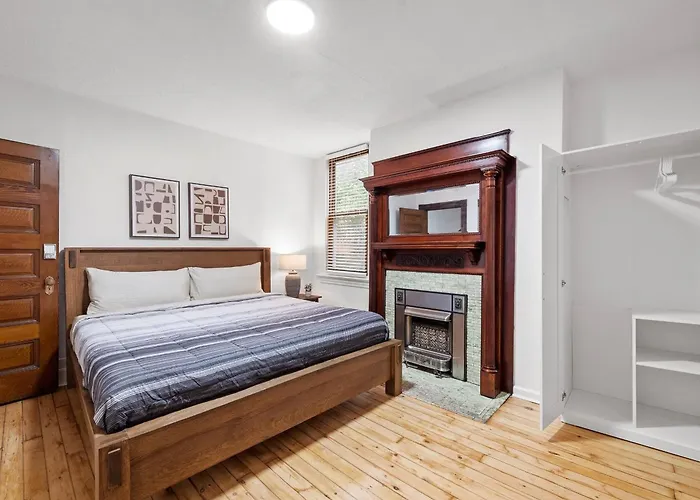 Oakland, Pittsburgh !B Stylish And Quiet Private Bedroom With Shared Bathroom