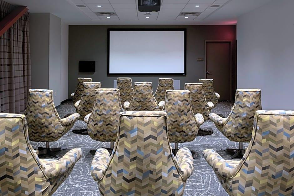 Even Downtown By Ihg Hotel 4*