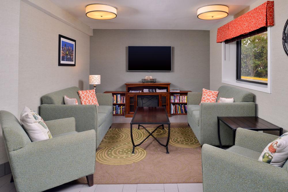 Quality Center Hotel 3*