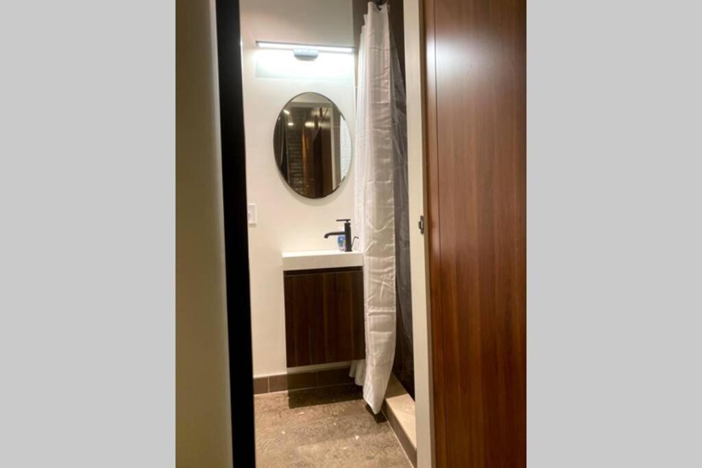 3e-cozy! Micro Minutes From Shadyside, Sleeps 1 Apartment *