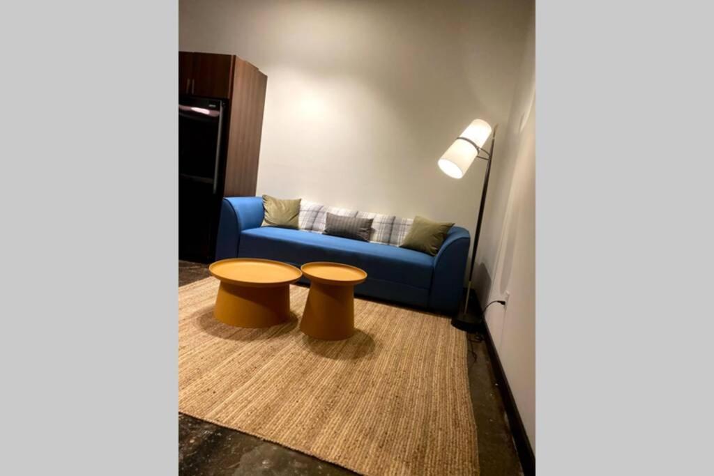3e-spacious Close To Pitt/cmu/carlow, Sleeps 4 Pittsburgh