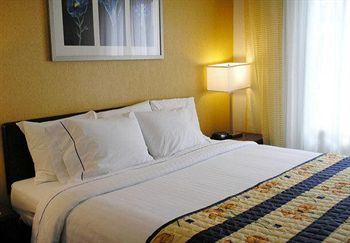 Hotel Staybridge Airport By Ihg 3*