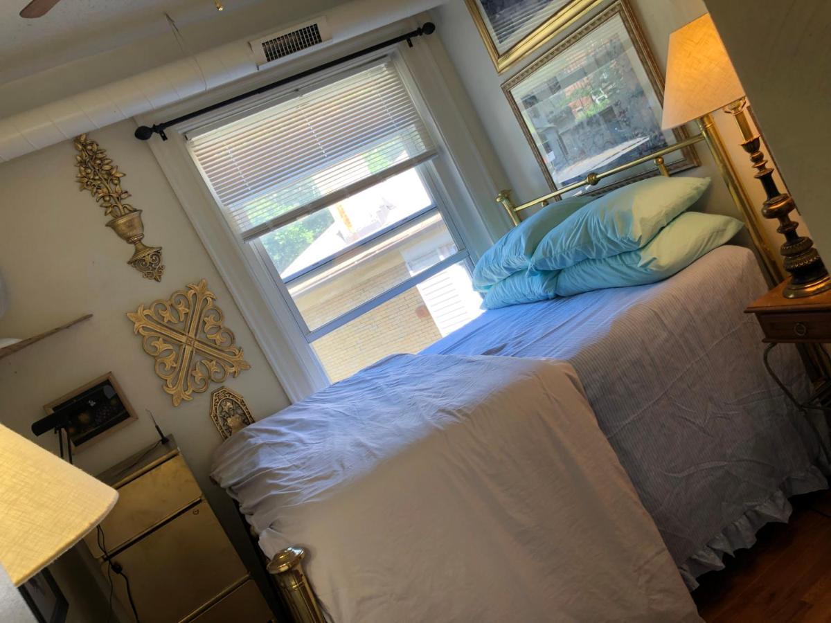 Highland Park Apartment *