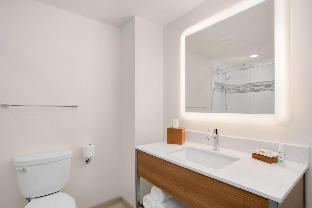 Even Downtown By Ihg Hotel 4*