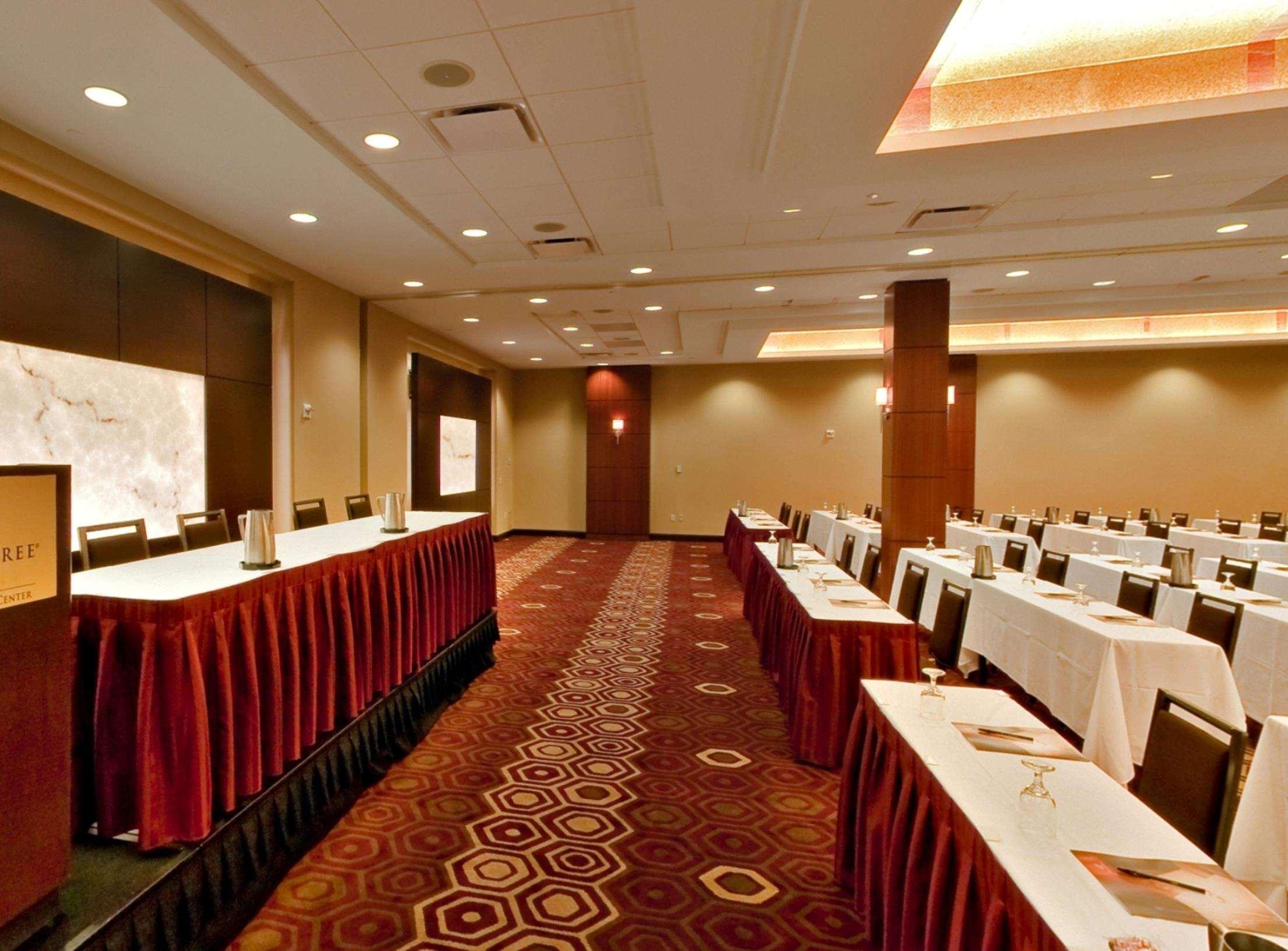 Doubletree By Hilton & Downtown Pittsburgh