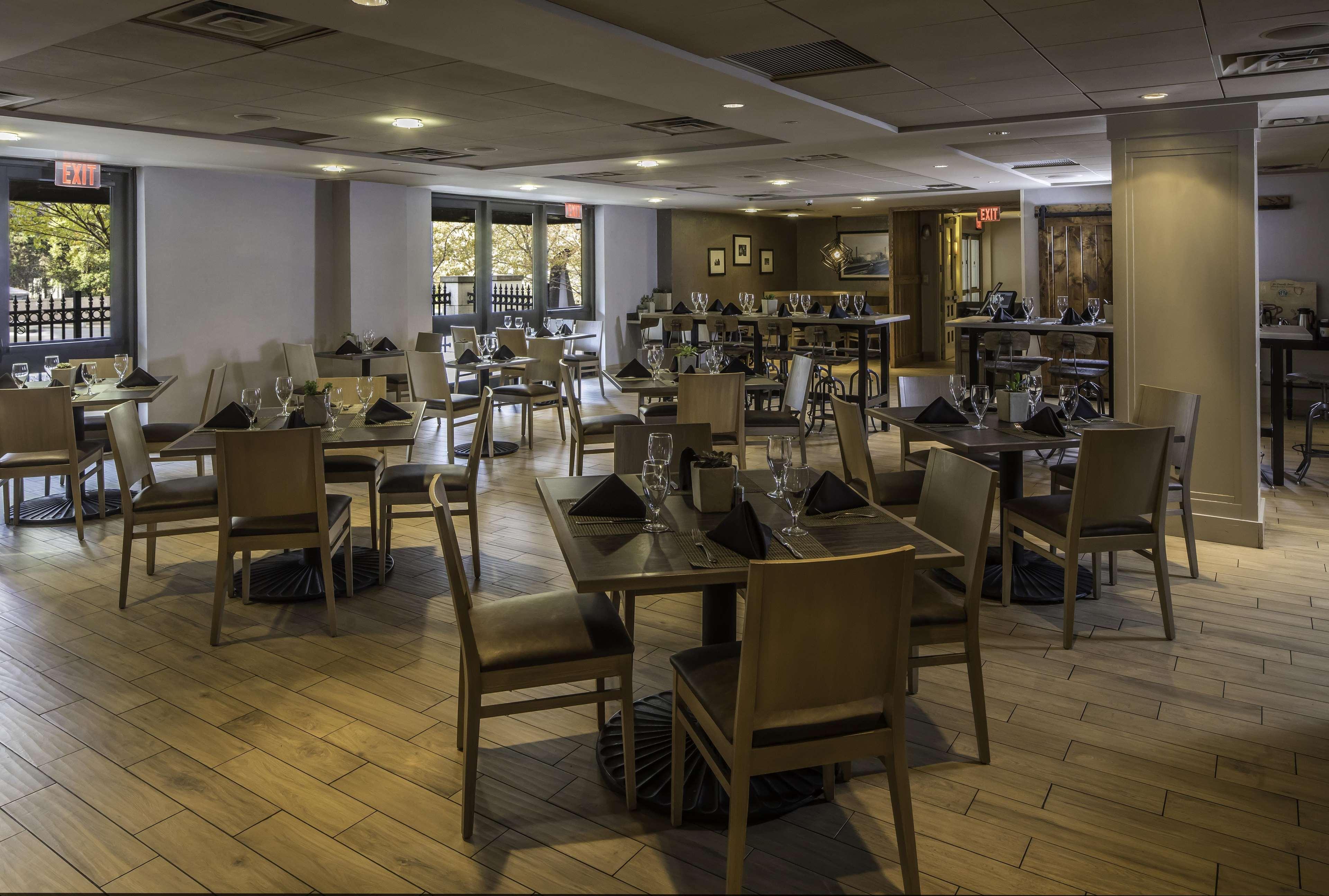Doubletree By Hilton & Downtown 3*