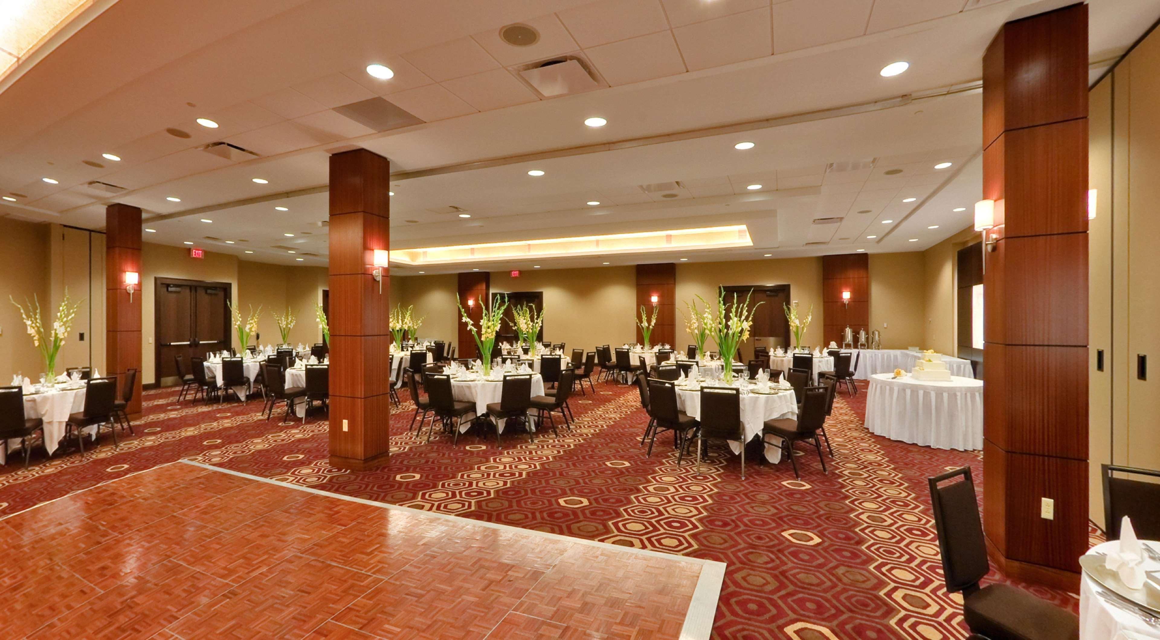 Hotel Doubletree By Hilton & Downtown