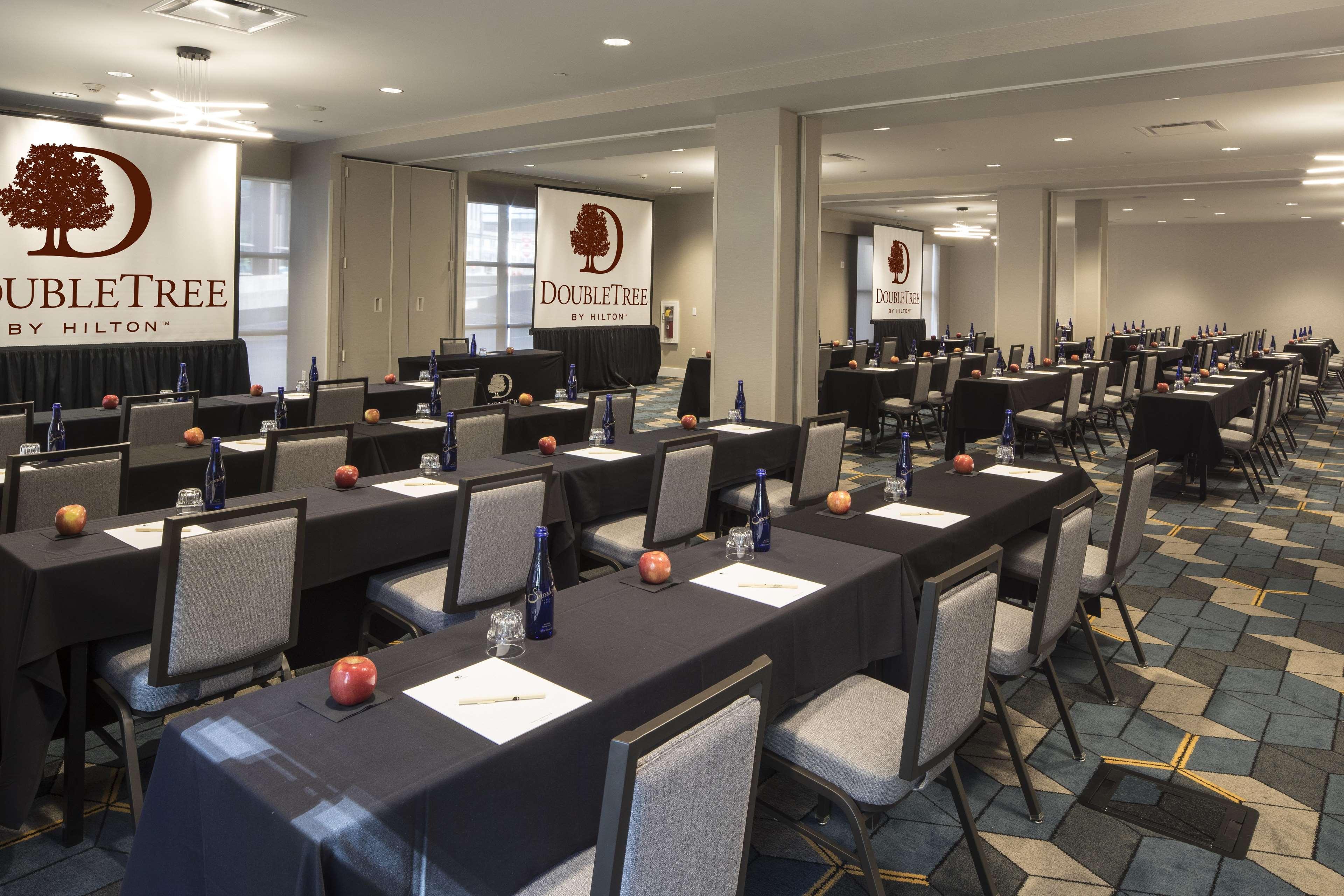 Doubletree By Hilton & Downtown Hotel Pittsburgh