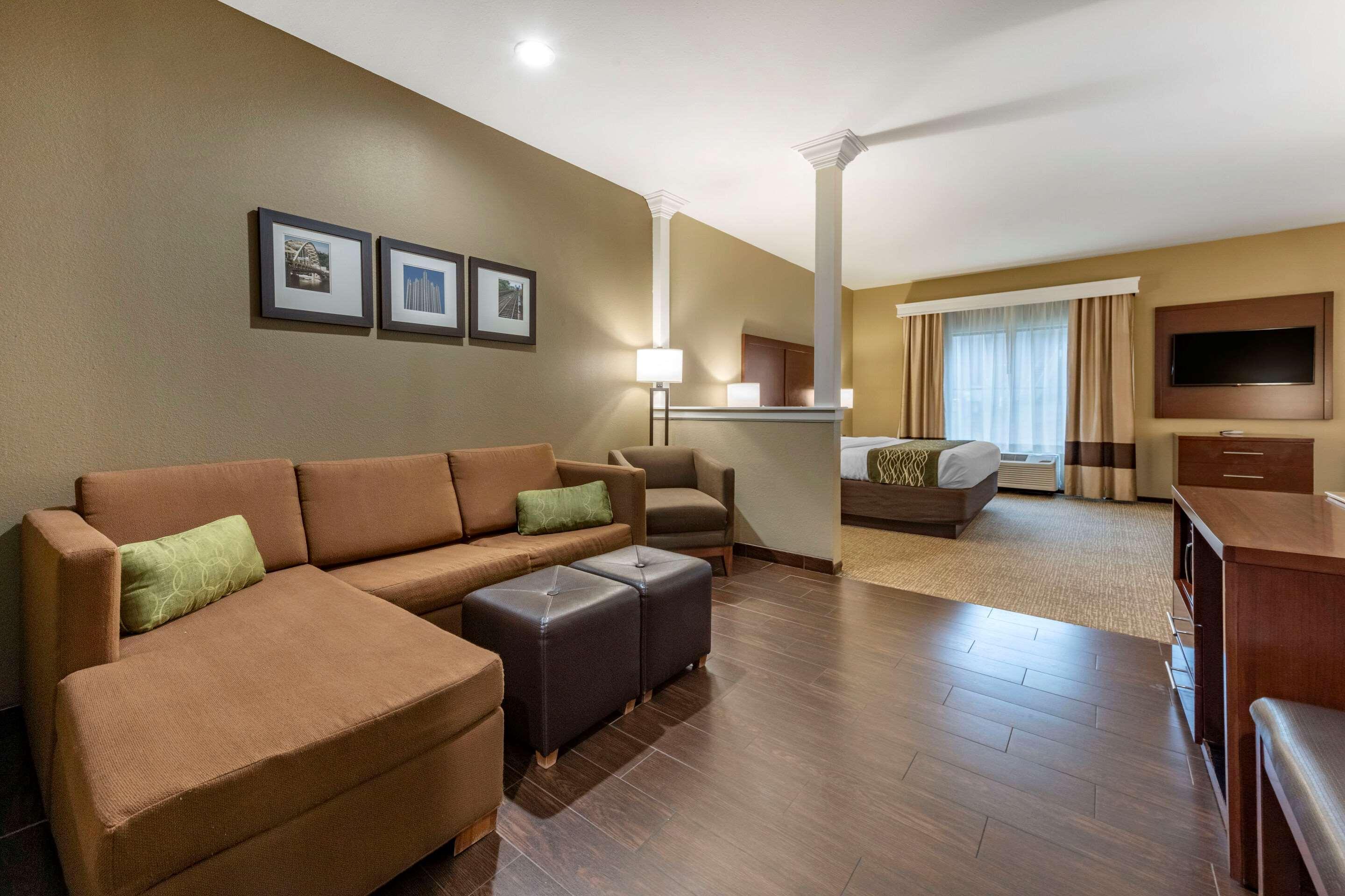 Comfort & South Hotel 3*
