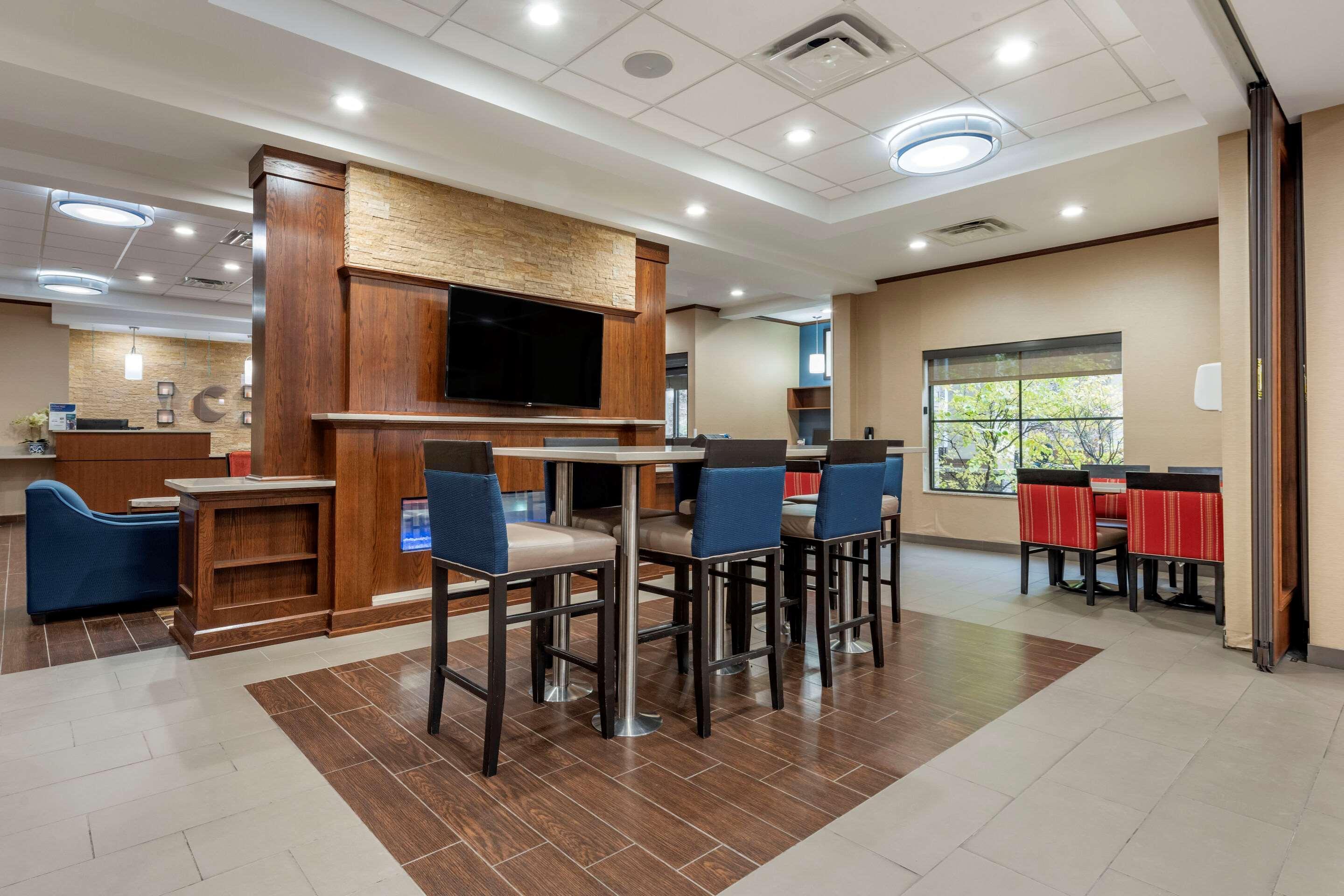 Hotel Comfort & South