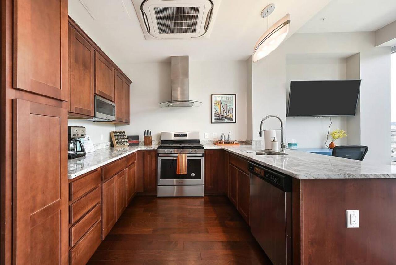 Hostwise - Free Garage Parking, Gym, Views! Apartment